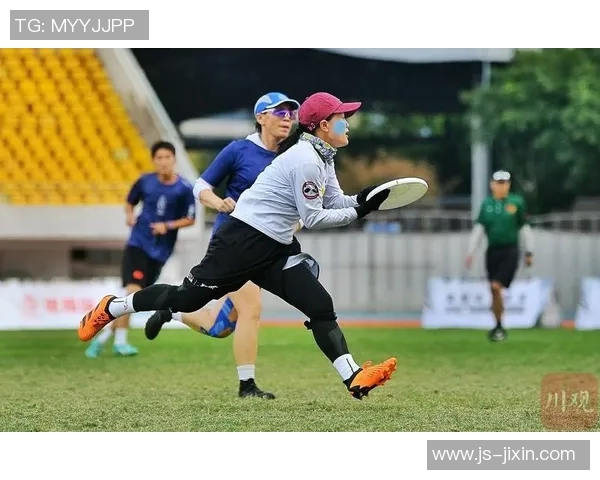 成都飞盘队在攀岩联赛中以77分稳居积分榜首位