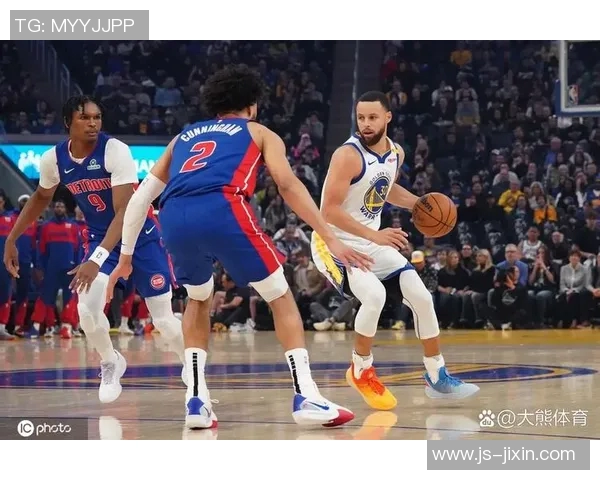 勇士与活塞激战三月二十五日赛季关键战役精彩回顾与分析 勇士与活塞激战三月二十五日赛季关键战役精彩回顾与分析