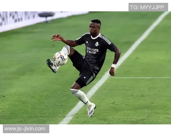 维尼修斯：从青涩小将到世界足坛闪耀之星的成长之路